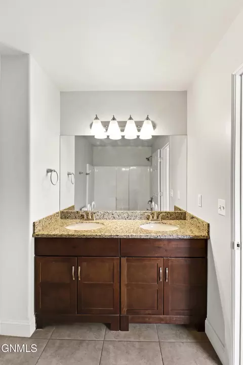 Bath - 5809 Victoria Ave, Williston, ND 58801 photo 6 of 6
