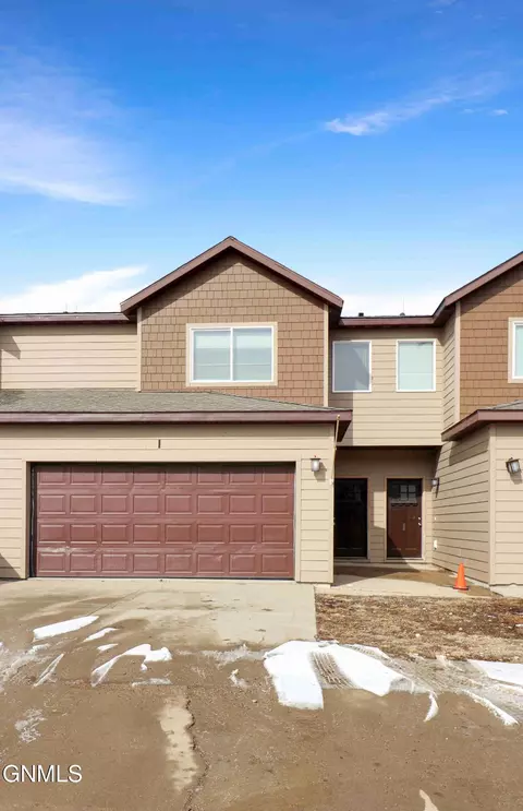 Exterior - 5809 Victoria Ave, Williston, ND 58801 photo 2 of 4