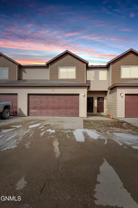 5809 Victoria Ave, Williston, ND 58801