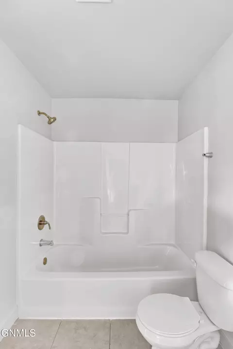 Bath - 5809 Victoria Ave, Williston, ND 58801 photo 5 of 6