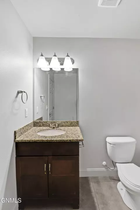 Bath - 5809 Victoria Ave, Williston, ND 58801 photo 3 of 6