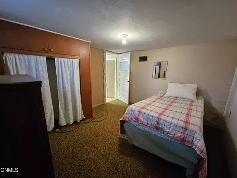 Bedroom - 425 Elk St, Hebron, ND 58638 photo 5 of 5