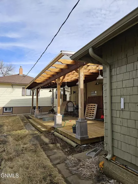 Exterior - 425 Elk St, Hebron, ND 58638 photo 7 of 12