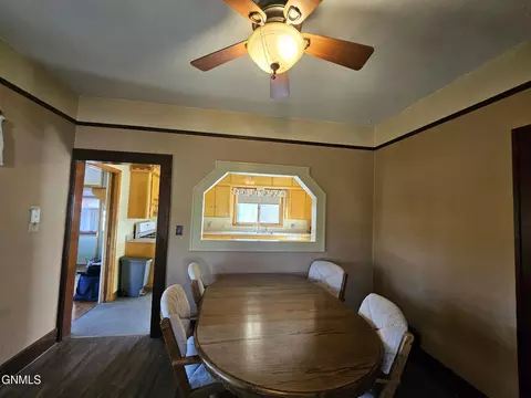Dining - 425 Elk St, Hebron, ND 58638 photo 1 of 1