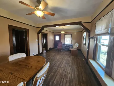 Living - 425 Elk St, Hebron, ND 58638 photo 1 of 2