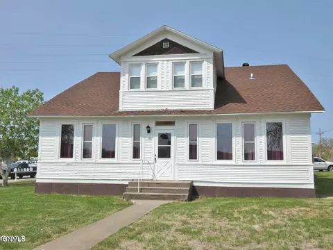 100 1st St NW, Linton, ND 58552