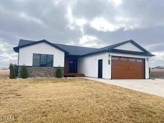 911 13th Ave SW, Watford City, ND 58854