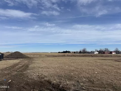 1410 10th St SW, Jamestown, ND 58401