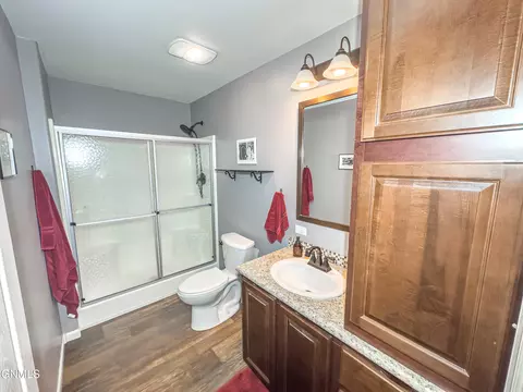 Bath - 14903 Cochise St, Williston, ND 58801 photo 1 of 4