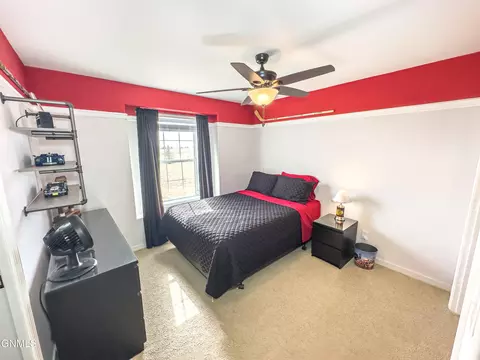 Bedroom - 14903 Cochise St, Williston, ND 58801 photo 4 of 7