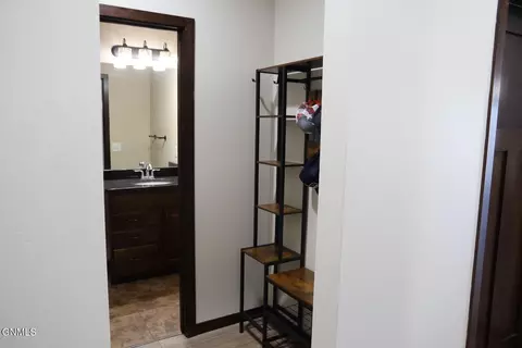 2445 Waterpark Loop SE, Mandan, ND 58554