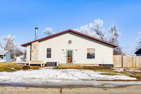 605 Ingalls Ave, Hope, ND 58046