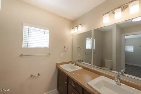 Bath - 2726 27th St W, Williston, ND 58801 photo 2 of 4