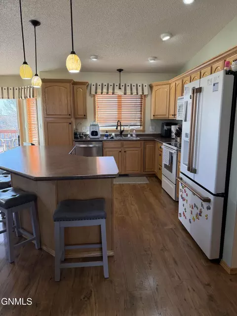 4407 Chamberlain Dr, Bismarck, ND 58503 photo 32