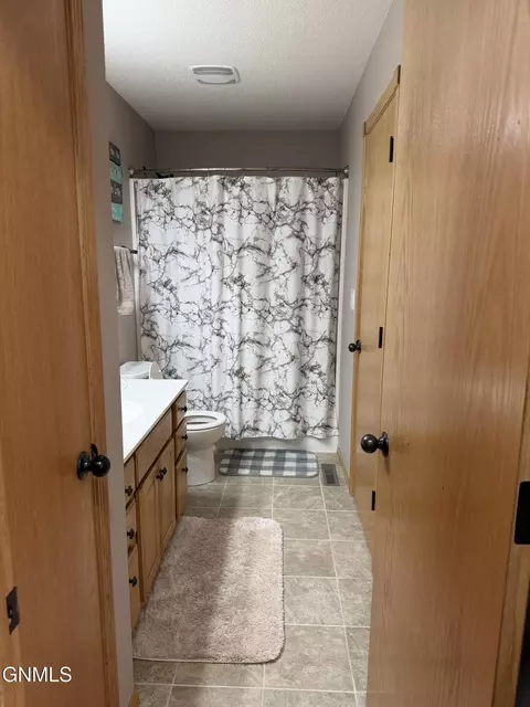 4407 Chamberlain Dr, Bismarck, ND 58503 photo 25