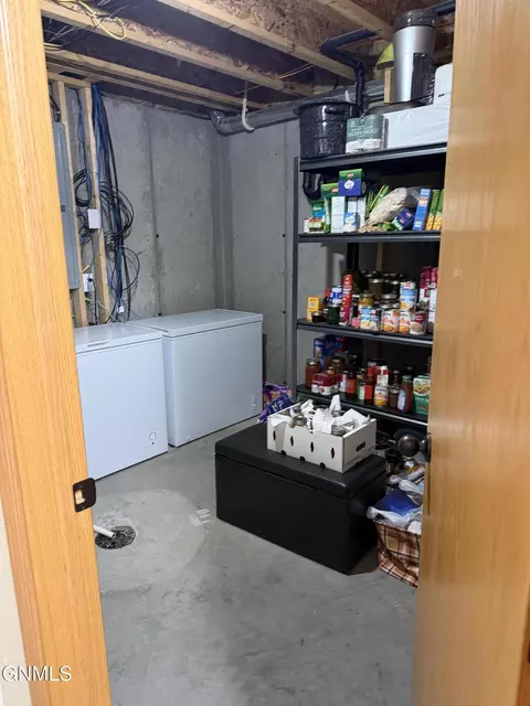 4407 Chamberlain Dr, Bismarck, ND 58503 photo 14