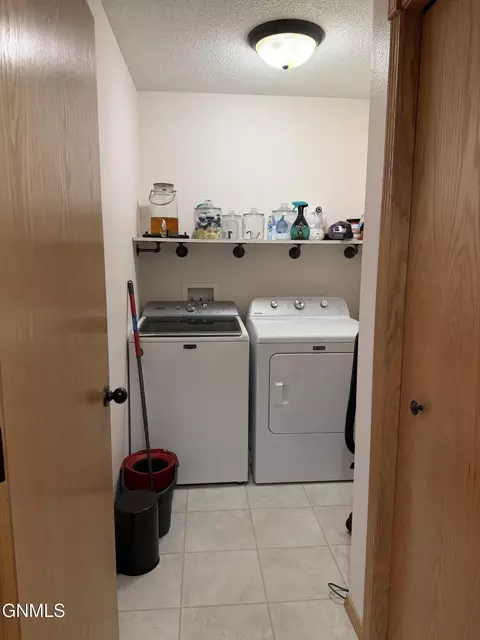 4407 Chamberlain Dr, Bismarck, ND 58503 photo 28