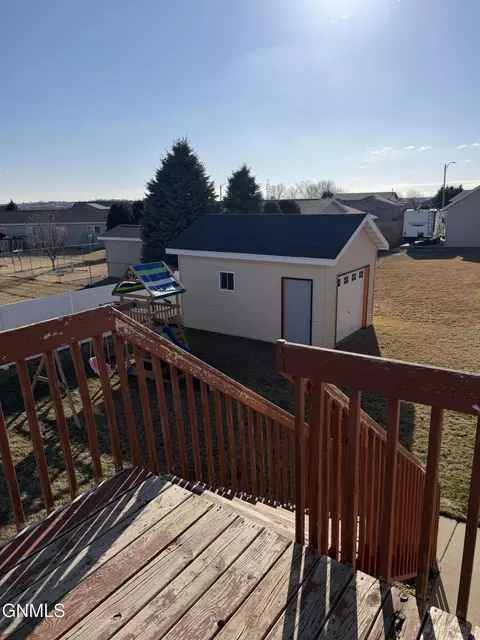 4407 Chamberlain Dr, Bismarck, ND 58503 photo 22