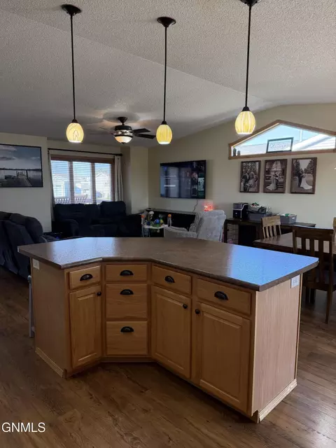 4407 Chamberlain Dr, Bismarck, ND 58503 photo 31