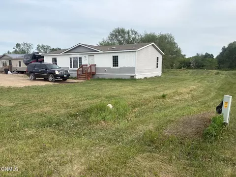 804 35th St E, Williston, ND 58801