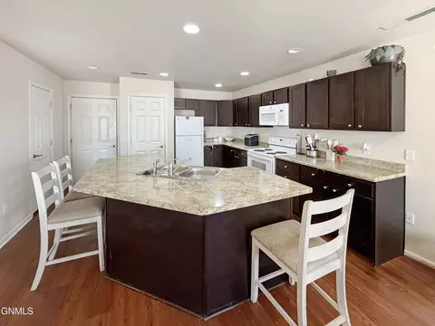 Kitchen - 3604 Long Branch Ave, Williston, ND 58801 photo 1 of 2