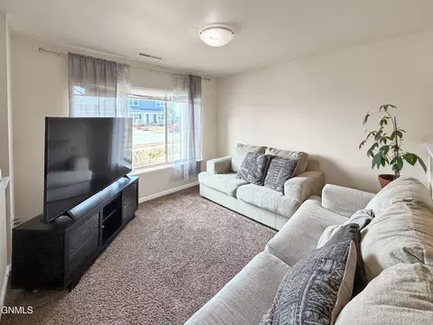 Living - 3604 Long Branch Ave, Williston, ND 58801 photo 1 of 1