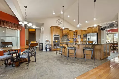 13415 Kingsview Ln, Williston, ND 58801 photo 21