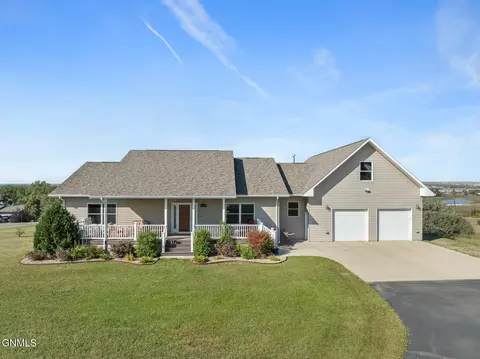 13415 Kingsview Ln, Williston, ND 58801 photo 3