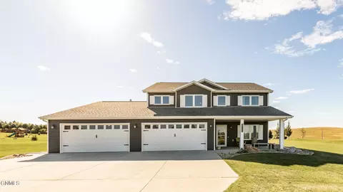 2721 Nicklaus Dr, Bismarck, ND 58503
