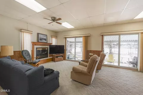 Living - 272 273 Blacktail Dr, Williston, ND 58801 photo 1 of 1
