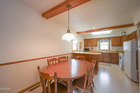Dining - 272 273 Blacktail Dr, Williston, ND 58801 photo 1 of 1