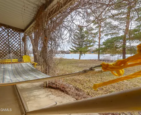 Exterior - 272 273 Blacktail Dr, Williston, ND 58801 photo 8 of 17