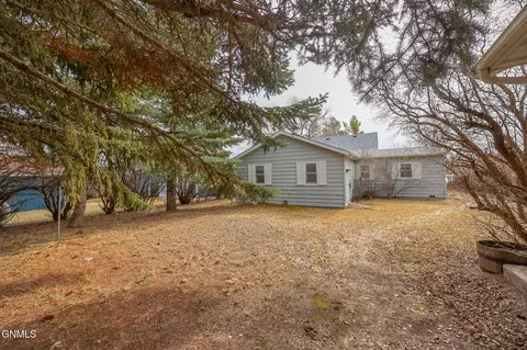 Exterior - 272 273 Blacktail Dr, Williston, ND 58801 photo 16 of 17