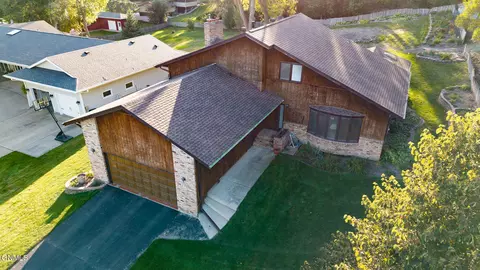 747 5th Ave NW, Valley City, ND 58072