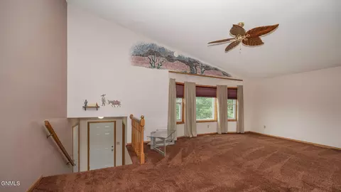 Living - 6940 Horseshoe Bnd, Bismarck, ND 58503 photo 3 of 5