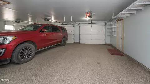 Exterior - 6940 Horseshoe Bnd, Bismarck, ND 58503 photo 2 of 7