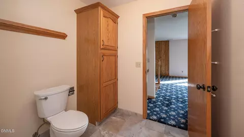 Bath - 6940 Horseshoe Bnd, Bismarck, ND 58503 photo 4 of 4
