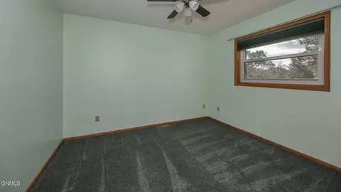 Bedroom - 6940 Horseshoe Bnd, Bismarck, ND 58503 photo 3 of 9