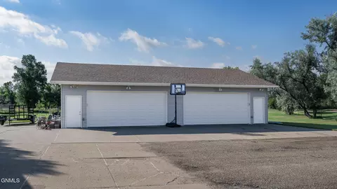 Other - 6940 Horseshoe Bnd, Bismarck, ND 58503 photo 2 of 13