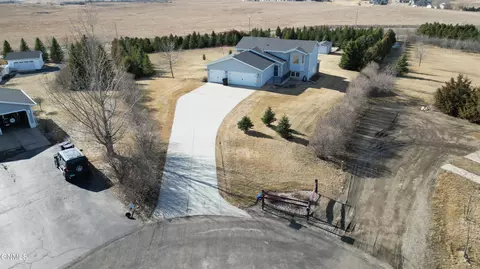 2710 Big Sky Cir, Bismarck, ND 58503