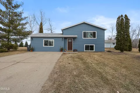 1109 Custer Dr, Washburn, ND 58577