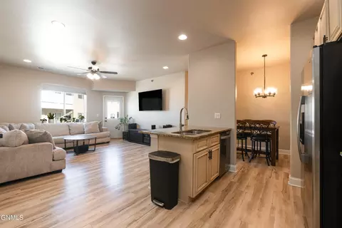 4916 Ottawa St, Bismarck, ND 58503