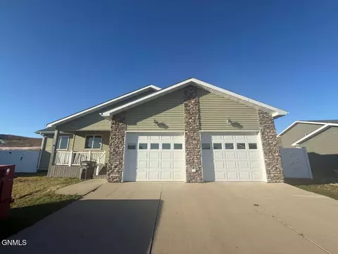 19 Roberts St, Burlington, ND 58722