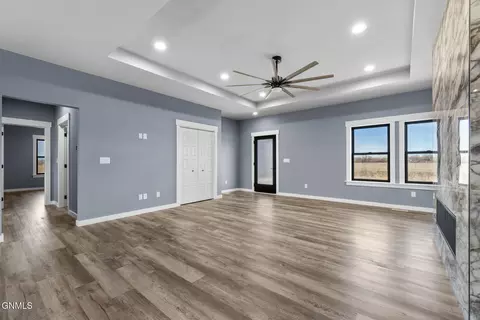 Living - 5485 Nicholas Ave NW, Williston, ND 58801 photo 5 of 6