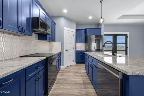 Kitchen - 5485 Nicholas Ave NW, Williston, ND 58801 photo 3 of 9