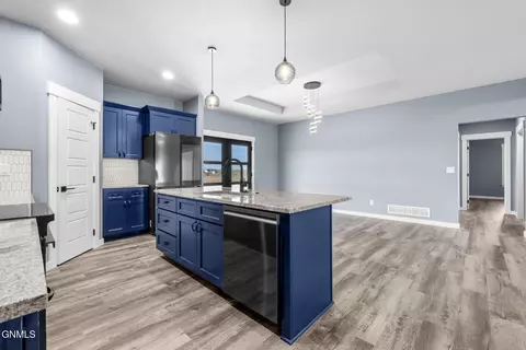Kitchen - 5485 Nicholas Ave NW, Williston, ND 58801 photo 4 of 9