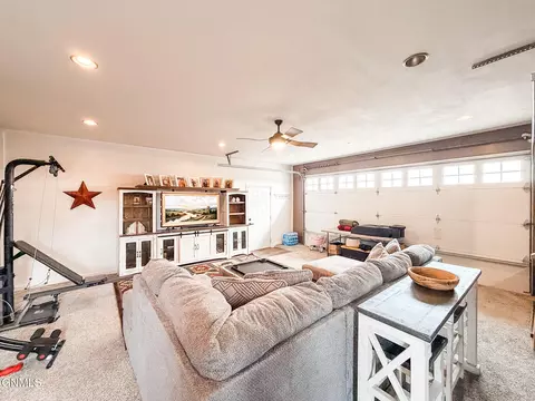 Living - 14038 Prairie Ln, Williston, ND 58801 photo 8 of 8