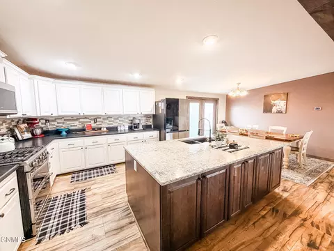 Kitchen - 14038 Prairie Ln, Williston, ND 58801 photo 2 of 7