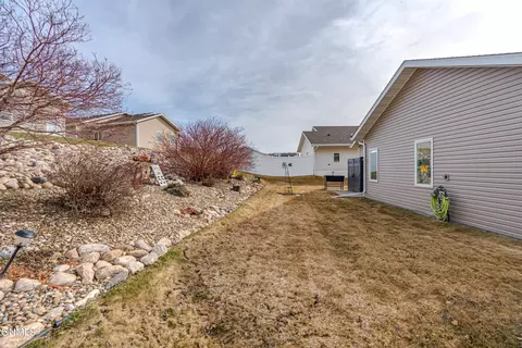 Exterior - 342 Lorrain Dr, Bismarck, ND 58503 photo 11 of 11