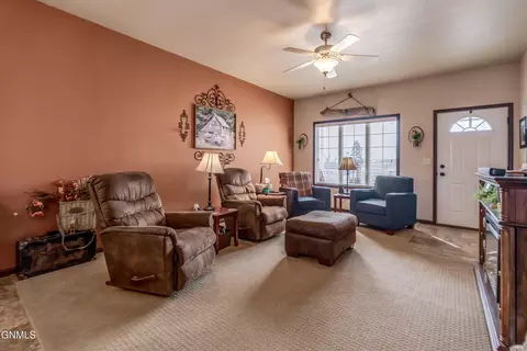 Living - 342 Lorrain Dr, Bismarck, ND 58503 photo 3 of 4